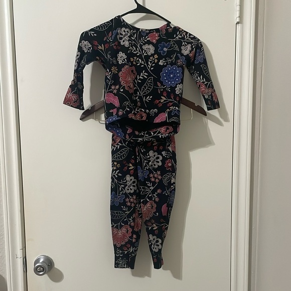 Old Navy Other - Old Navy Black and Pink Floral Outfit Size 3T
